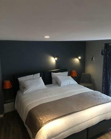 Hotel Hovi De La Mairie โอแบวีลีเย ภายนอก รูปภาพ