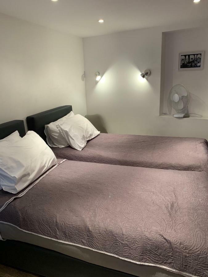 Hotel Hovi De La Mairie โอแบวีลีเย ภายนอก รูปภาพ